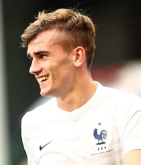 Styling long hair for men can be easy if you maintain a proper hair care routine. 30 Admirable Antoine Griezmann Haircuts 2018 - Men's ...