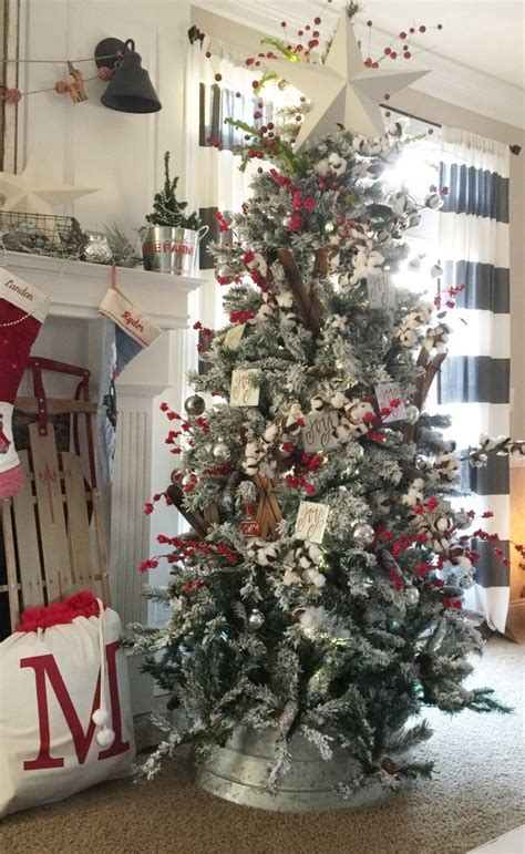We shop and deliver, you enjoy. Farmhouse Christmas Style Series | The Happy Housie