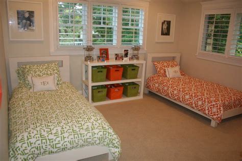 The 25 Best Sisters Shared Bedrooms Ideas On Pinterest Sister Room Sister Bedroom And Twin