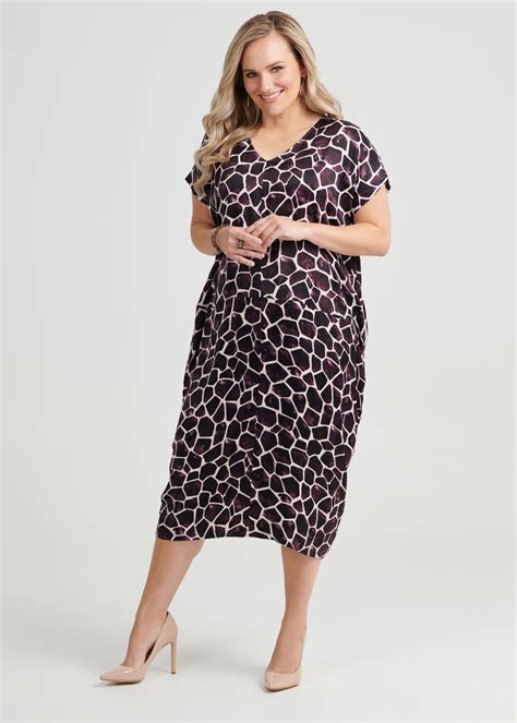 Show off your love for elephants and have an amazing instant print addition to your bathroom decor with this cute elephant in tub printable wall art. Shop Chloe Giraffe Print Dress in print in sizes 12 to 24 ...