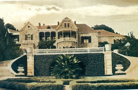 Sg.) liegt 20 km nördlich von athen in dekeleia und war die sommerresidenz, dann hauptresidenz und grablege der ehemaligen griechischen. L'Association des Amis de Tatoi - Noblesse & Royautés