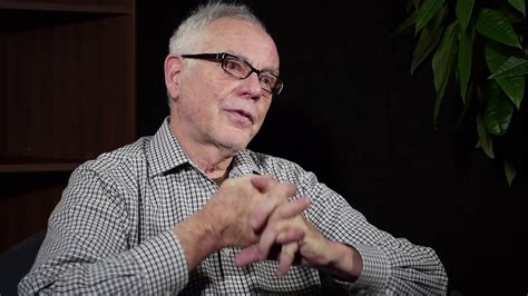 In an astonishing burst of creative brilliance, trivers wrote a series of papers in the early 1970s that. Interview mit Robert Trivers - Parental Investment - YouTube