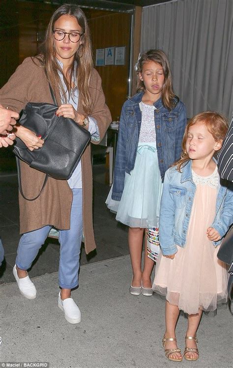 Jessica alba shares three young children with her husband cash warren, and is determined to be the best mum she can be to them. Jessica Alba and husband Cash Warren don matching shirts ...