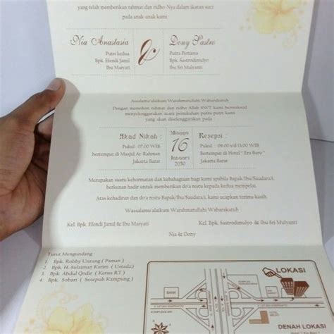 Undangan pernikahan merupakan sebuah format undangan yang umumnya dalam bentuk kartu dan berisi permintaan kepada seseorang yang di undang untuk menghadiri pernikahan. Download Desain Undangan Pernikahan Siap Edit Erba 88140 : Cover Undangan Pernikahan Kosong ...