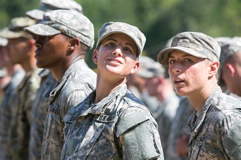 Armys First Female Infantry Officer Is Capt Kristen Griest Ranger