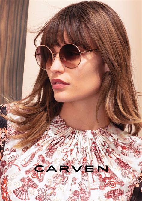 Lena simonne vient de faire la couverture du magazine elle et d'accorder par la même occasion une interview. Carven Eyewear 2019 (Carven)