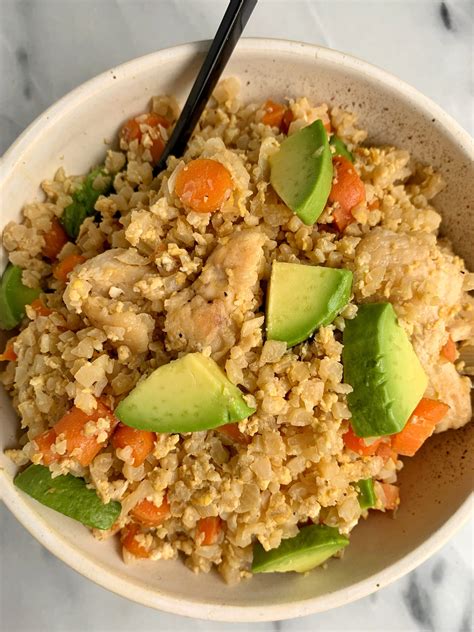 This cauliflower fried rice is excellent (chef worthy)! One-Skillet Whole30 Cauliflower Fried Rice - rachLmansfield