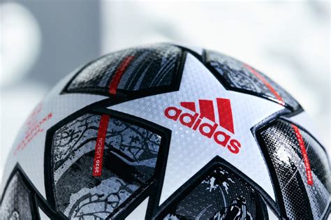 Le vainqueur anglais sera anglais, puisque manchester city affronte chelsea. adidas lance le nouveau ballon de la Champions League 2021 ...