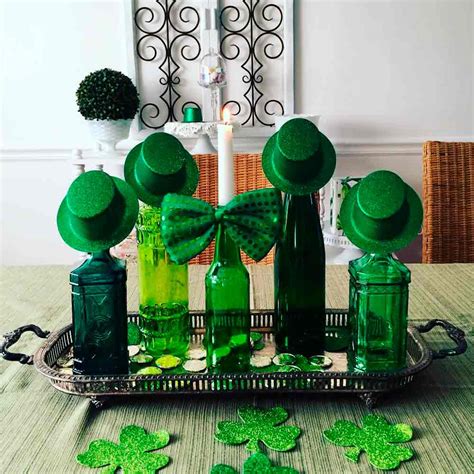 Paddy's day, is a public holiday in the republic of ireland and northern ireland. 24 St Patricks Day Decorations To Impress Your Guests ...
