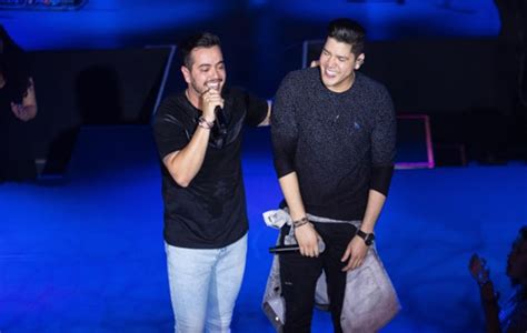 Em 1993, ganharam notoriedade nos estados de goiás, minas gerais, mato grosso, mato grosso do sul e tocantins. Henrique e Diego lançam quatro músicas em live inédita ...