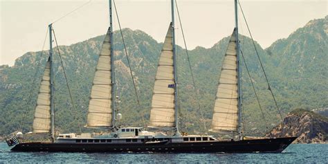 Grâce aux indemnités qu'à reçu bernard tapie, il a pu s'acheter, entre autre, un magnifique yacht de 76 mètres. Vidéo. Le Phocéa, l'ancien yacht de Bernard Tapie, a coulé ...