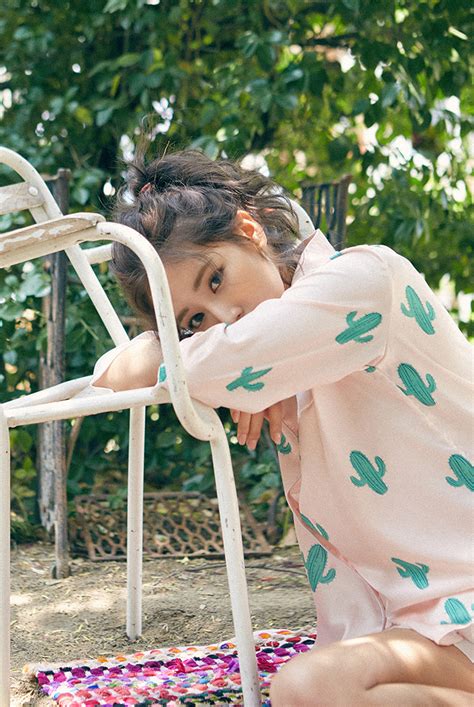 Kim yoo jung's older sister kim yeon jung will be making her debut as an actress through a web drama. Korean Model Kim Jung Yeon in Fashion Photoshoot May 2017 ...