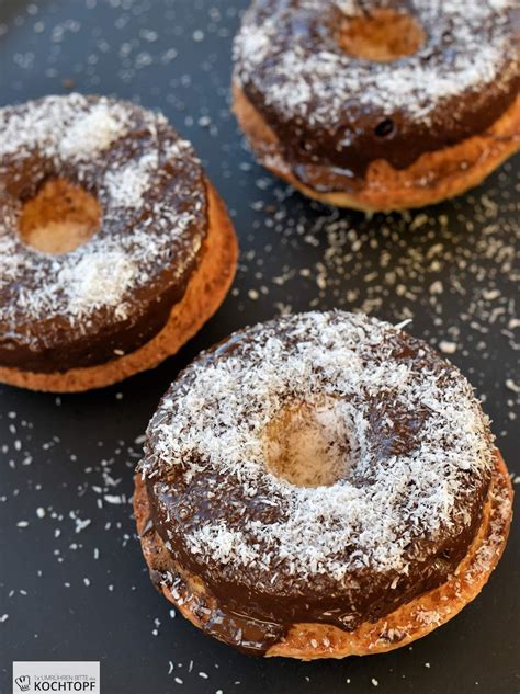 Check spelling or type a new query. Kokos-Schoko-Donuts | Rezept in 2020 | Mini kuchen, Donuts ...