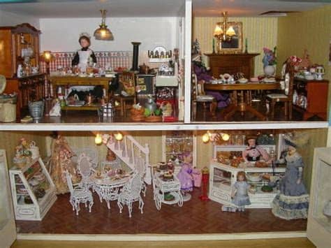 Acaba de comprar una casa de muñecas enormes. Decorar una casita de muñecas | Manualidades