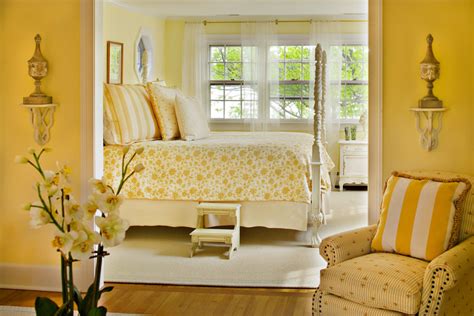 Decorate your bedroom narrow not only wear interior design for the save space. 20+ Yellow Bedroom Designs, Decorating Ideas | Design ...