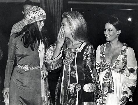 ali macgraw with dyan cannon and natalie wood 1970 bygonely