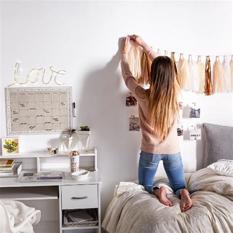 How to make bedroom cooler in summer. Every DIY to make your bedroom super cozy + cute - GirlsLife