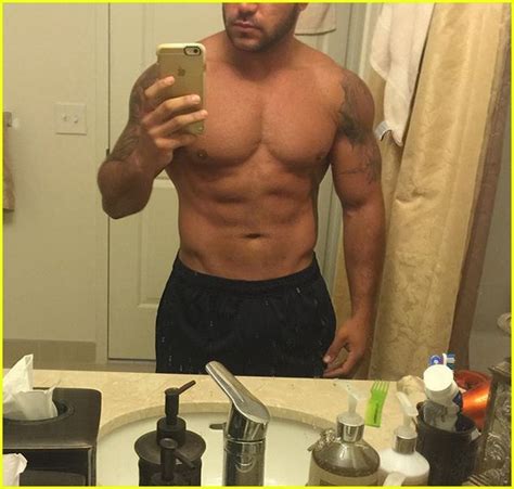 Jersey Shore S Ronnie Ortiz Magro Gets Liposuction On His Abs To Keep