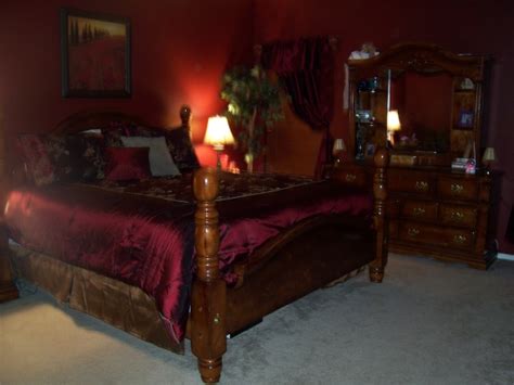maroon bedroom ideas  interior designs