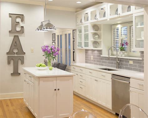 White Kitchen In Benjamin Moore S Simply White Transitional