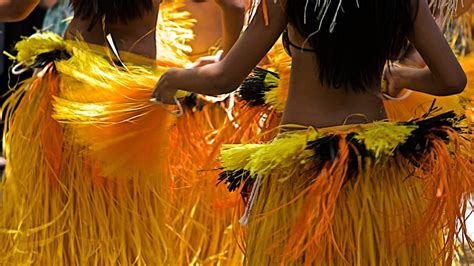 Hula Hoop Dance Vs Hawaiian Hula Dance — Sentia Yoga