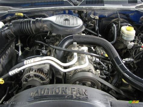 1999 Dodge Dakota Sport Extended Cab 4x4 Engine Photos