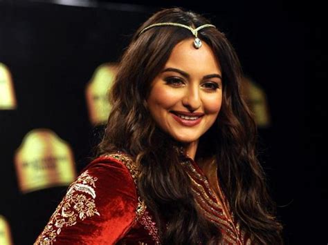 Its Easy For Sonakshi Sinha To Work On More Than One Film At A Time Bollywood Hindustan Times