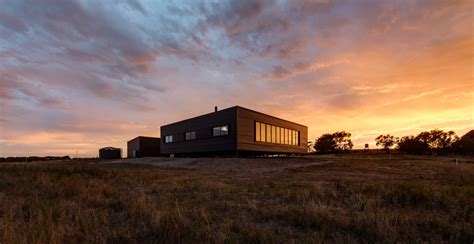 This Off-Grid Prefab House Is Perfect for Beautiful but Isolated Site