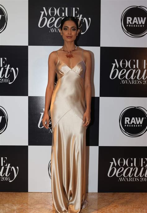 Bollywood Beauties At The Vogue Beauty Awards 2016
