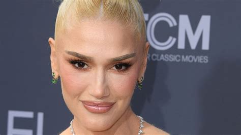 Gwen Stefani Stuns In Red Bikini And Tiny Denim Shorts With Fishnets In