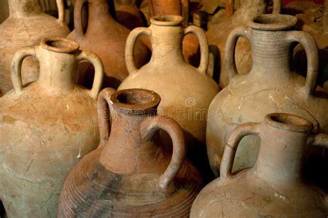 Vasos de contorno e coleção de ânforas, lineares. Ânfora Da Argila Do Grego Clássico Foto de Stock - Imagem ...