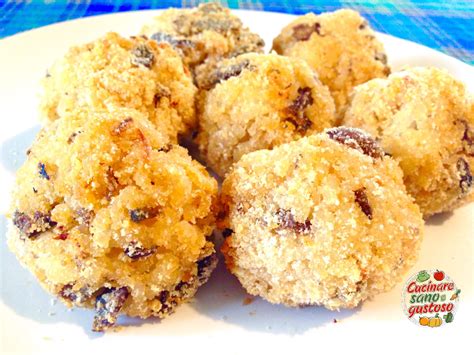 Tre soli ingredienti per una ricetta che può stare persino su una tavola delle feste, come antipasto o aperitivo. CROCCHETTE O SUPPLI' DI RISO AL FORNO. 100 % vegetali ...