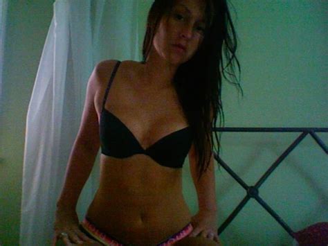 Naked Nina Stavris In Icloud Leak Scandal