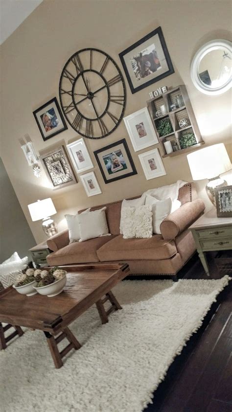36 Beautiful Living Room Wall Gallery Decorating Ideas Hmdcrtn