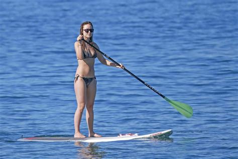 Olivia Wilde In Bikini At The Beach In Maui 4 LACELEBS CO