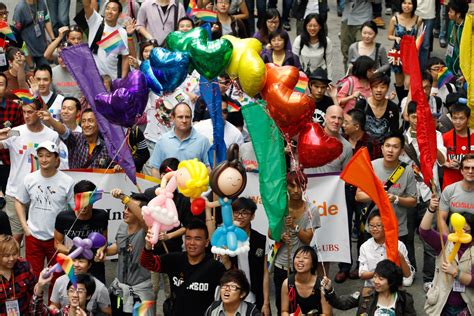 Hong Kong Gay Pride 2011 Over 2 000 Revelers March For Lgbt Rights Photos Huffpost