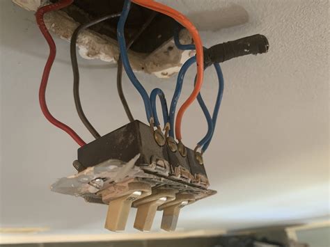 We did not find results for: How do I replace a Despard Triple light switch with a 3-Rocker Combination Switch ...