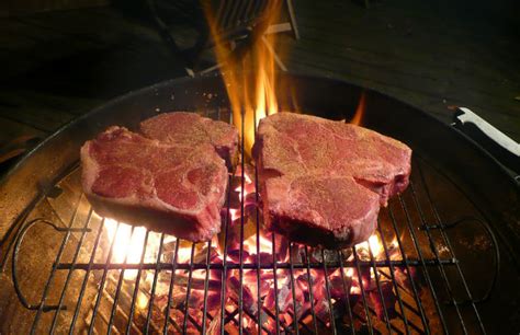 Place the steak on a diagonal directly on the grill grate over the hottest part of the fire (the double layer of coals) to sear the bottom. Grilling Porterhouse, T-Bone or Thick Steak - Barbecuebible.com
