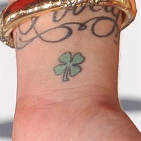 Body art»tattoos lookbook (kelly osbourne). Kelly Osbourne's 16 Tattoos & Their Meanings - Body Art Guru