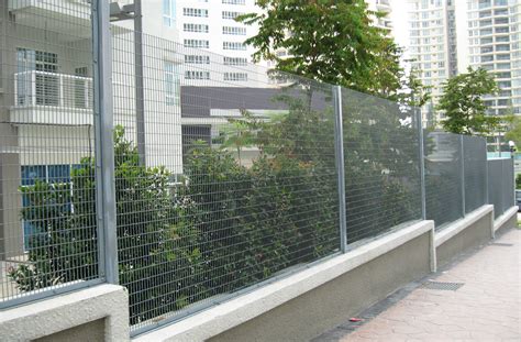 Picking up customers who came for anti climb fence welding machine. Harga Pagar Anti Climb Malaysia - Pagar Rumah