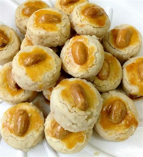 Sebab, rasanya yang sedap gebu di dalam mulut dan lapisan luaran sangat rangup. Resepi Biskut Kacang Rangup, Sedap dan Berlemak - Bidadari.My