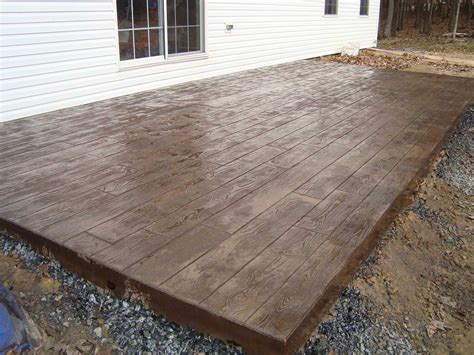 How To Build Concrete Patio In 8 Easy Steps Diy Slab Against House