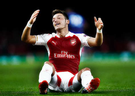 Озил месут (ozil mesut) футбол полузащитник германия 15.10.1988. Ozil Snubbed £100Million Move To China - Despite Chinese ...