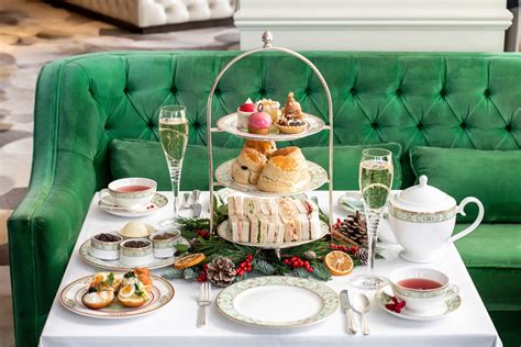 The Best Christmas Afternoon Teas In London Worth Booking Now Glamour Uk