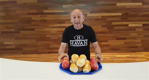 Véio da havan é o apelido que a internet deu ao empresário luciano hang, dono da empresa havan. Dono da Havan denuncia dois deputados estaduais do PT e um ...