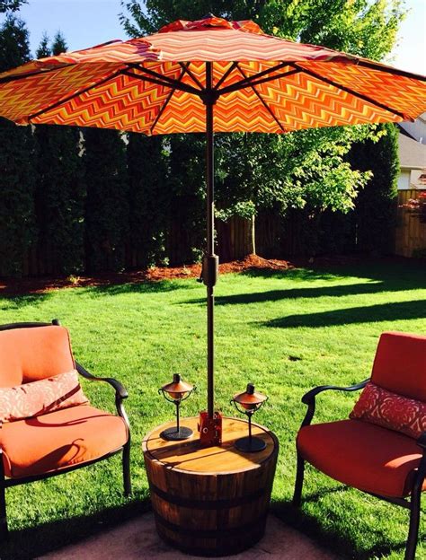 Best outdoor table with umbrella. 60+ Comfy Outdoor Patio Umbrella Design | Best patio ...