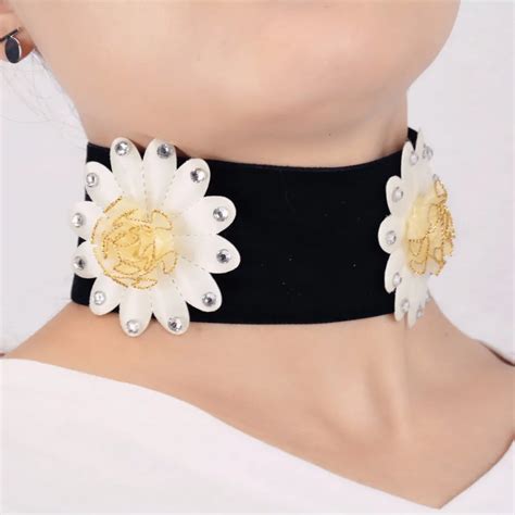 New Vintage Flower Choker Collar Necklace Pendant Fashion Women Velvet