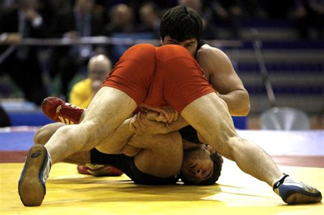 Considering bears can be a lot more dangerous than an unarmed human, i would say the bear would win (as in kill you), this is depende. W R E S T L I N G | Wrestling