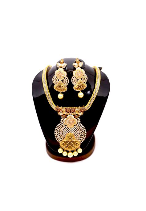 Biye Bazaar Gold Plated Necklace Set