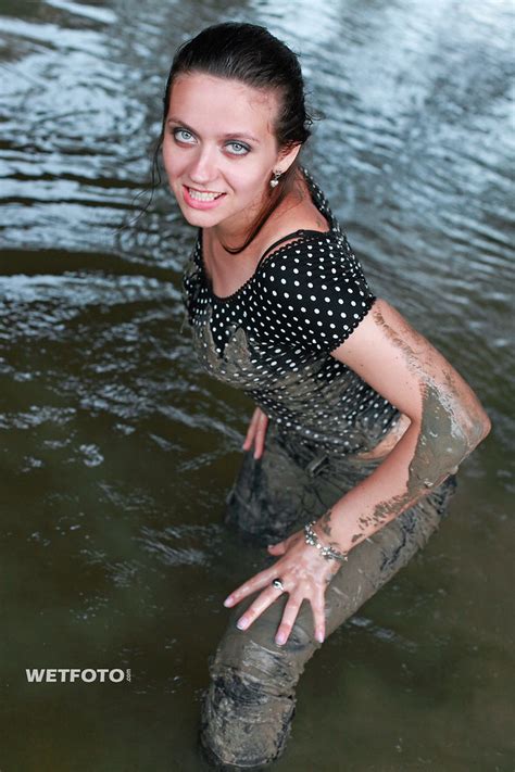 247 Wetlook With Smiling Wet Girl In Messy Pants Sexy Br Flickr
